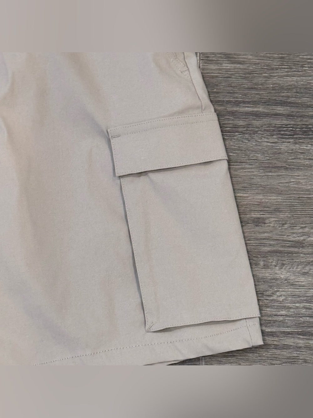 Kenneth Cole Cargo Tech shorts sz M - Picture 2 of 3